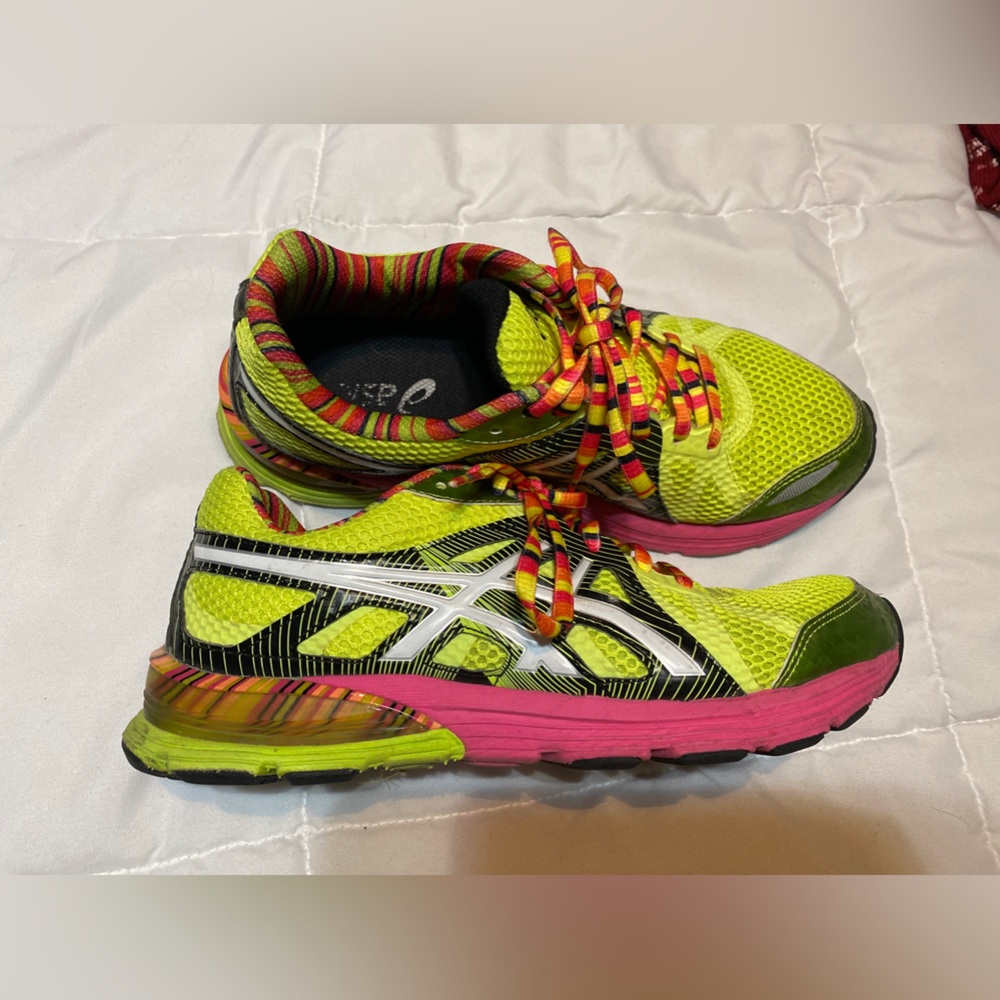 7.5 Asics multi color comfortable running shoes